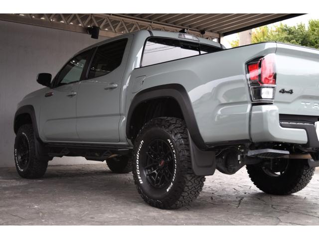 タコマ  ダブルキャブ TRD PRO 新車並行車 4WD ワンオーナー ルナロックカラー レザーシート サンルーフ サイドステップ リフトアップ FOX専用サス JBLサウンド ベッドステップ TRDマフラー(29枚目)