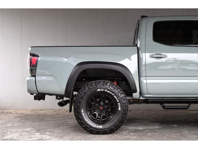 タコマ  ダブルキャブ TRD PRO 新車並行車 4WD ワンオーナー ルナロックカラー レザーシート サンルーフ サイドステップ リフトアップ FOX専用サス JBLサウンド ベッドステップ TRDマフラー(35枚目)