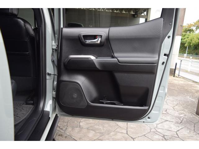 タコマ  ダブルキャブ TRD PRO 新車並行車 4WD ワンオーナー ルナロックカラー レザーシート サンルーフ サイドステップ リフトアップ FOX専用サス JBLサウンド ベッドステップ TRDマフラー(45枚目)