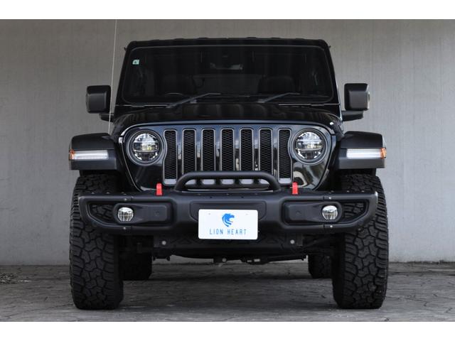 ジープ・ラングラーアンリミテッド ルビコン レザーシート シートヒーター ステアリングヒーター 8.4インチモニター ナビ 地デジ カープレイ スチールバンパー ジオランダーXATタイヤ 295/70R17 ハイフェンダー フロアマット(3枚目)