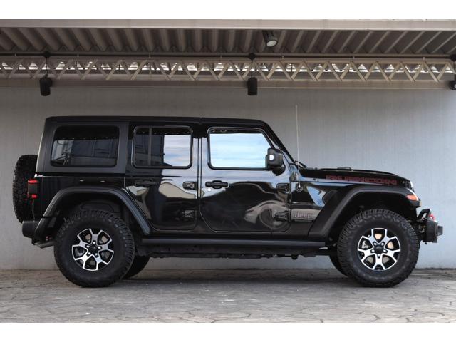 ジープ・ラングラーアンリミテッド ルビコン レザーシート シートヒーター ステアリングヒーター 8.4インチモニター ナビ 地デジ カープレイ スチールバンパー ジオランダーXATタイヤ 295/70R17 ハイフェンダー フロアマット(7枚目)
