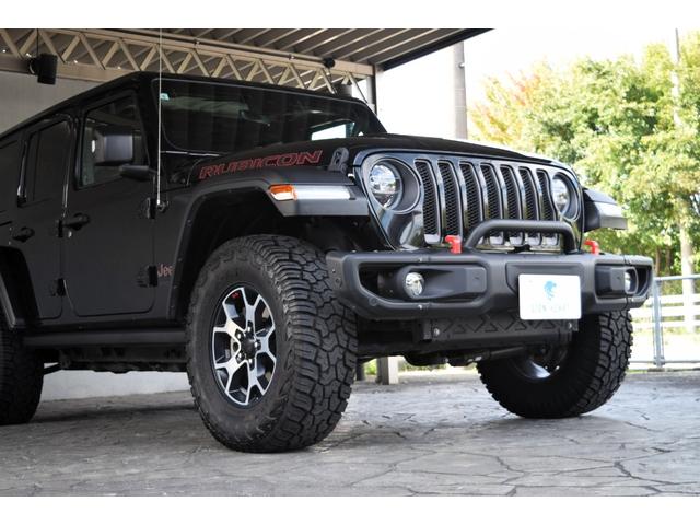 ジープ・ラングラーアンリミテッド ルビコン レザーシート シートヒーター ステアリングヒーター 8.4インチモニター ナビ 地デジ カープレイ スチールバンパー ジオランダーXATタイヤ 295/70R17 ハイフェンダー フロアマット(11枚目)