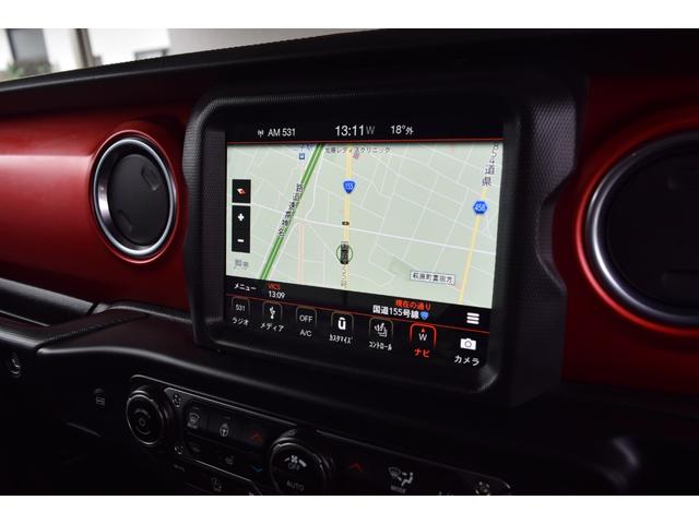 ジープ・ラングラーアンリミテッド ルビコン レザーシート シートヒーター ステアリングヒーター 8.4インチモニター ナビ 地デジ カープレイ スチールバンパー ジオランダーXATタイヤ 295/70R17 ハイフェンダー フロアマット(15枚目)