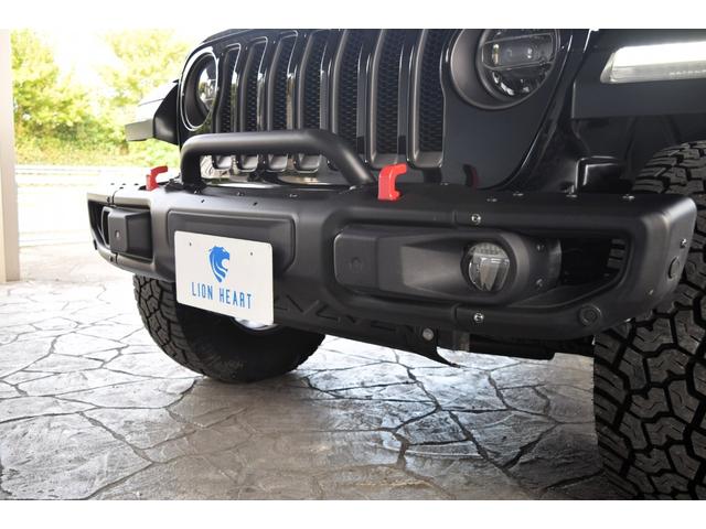 ジープ・ラングラーアンリミテッド ルビコン レザーシート シートヒーター ステアリングヒーター 8.4インチモニター ナビ 地デジ カープレイ スチールバンパー ジオランダーXATタイヤ 295/70R17 ハイフェンダー フロアマット(22枚目)