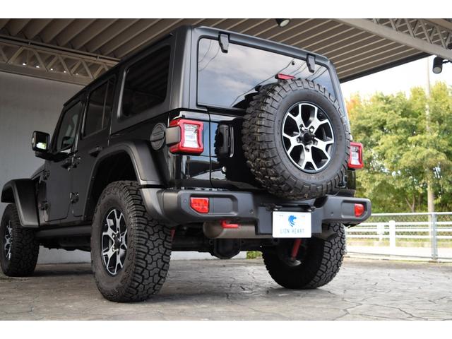 ジープ・ラングラーアンリミテッド ルビコン レザーシート シートヒーター ステアリングヒーター 8.4インチモニター ナビ 地デジ カープレイ スチールバンパー ジオランダーXATタイヤ 295/70R17 ハイフェンダー フロアマット(25枚目)