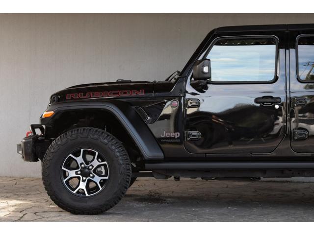 ジープ・ラングラーアンリミテッド ルビコン レザーシート シートヒーター ステアリングヒーター 8.4インチモニター ナビ 地デジ カープレイ スチールバンパー ジオランダーXATタイヤ 295/70R17 ハイフェンダー フロアマット(29枚目)