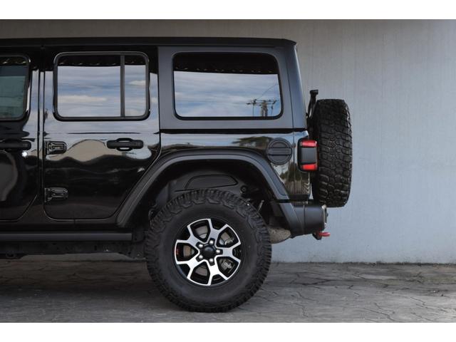 ジープ・ラングラーアンリミテッド ルビコン レザーシート シートヒーター ステアリングヒーター 8.4インチモニター ナビ 地デジ カープレイ スチールバンパー ジオランダーXATタイヤ 295/70R17 ハイフェンダー フロアマット(30枚目)