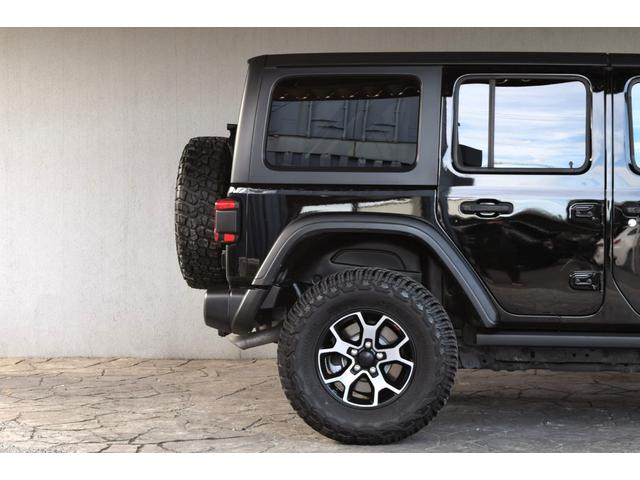 ジープ・ラングラーアンリミテッド ルビコン レザーシート シートヒーター ステアリングヒーター 8.4インチモニター ナビ 地デジ カープレイ スチールバンパー ジオランダーXATタイヤ 295/70R17 ハイフェンダー フロアマット(32枚目)