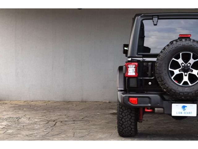 ジープ・ラングラーアンリミテッド ルビコン レザーシート シートヒーター ステアリングヒーター 8.4インチモニター ナビ 地デジ カープレイ スチールバンパー ジオランダーXATタイヤ 295/70R17 ハイフェンダー フロアマット(36枚目)