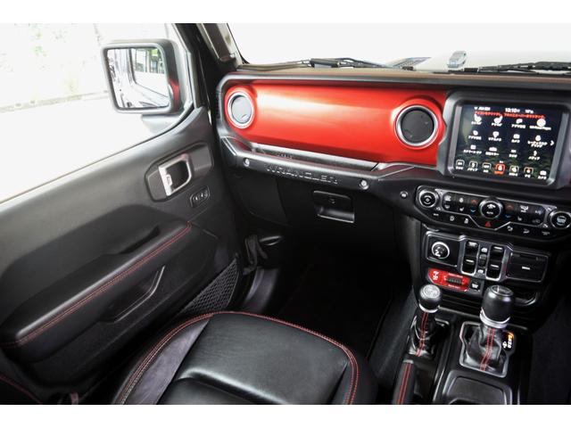 ジープ・ラングラーアンリミテッド ルビコン レザーシート シートヒーター ステアリングヒーター 8.4インチモニター ナビ 地デジ カープレイ スチールバンパー ジオランダーXATタイヤ 295/70R17 ハイフェンダー フロアマット(41枚目)