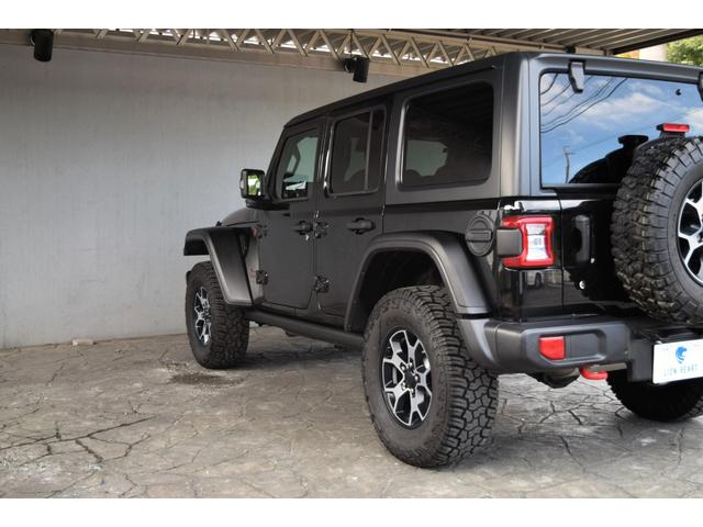 ジープ・ラングラーアンリミテッド ルビコン レザーシート シートヒーター ステアリングヒーター 8.4インチモニター ナビ 地デジ カープレイ スチールバンパー ジオランダーXATタイヤ 295/70R17 ハイフェンダー フロアマット(51枚目)