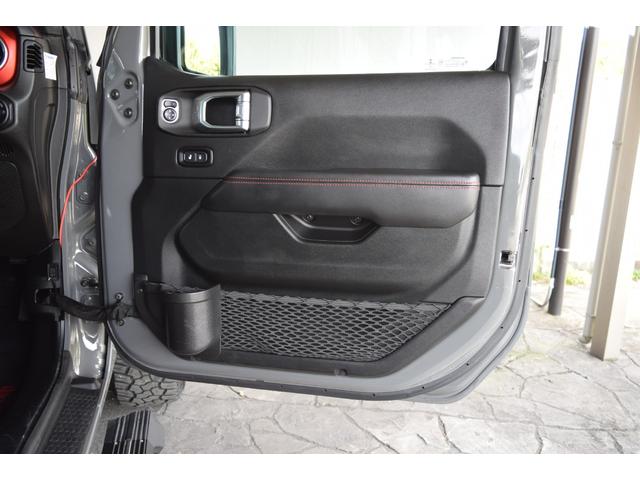 ジープ・ラングラーアンリミテッド ルビコン スチールバンパーグリルガード 電動サイドステップ リアUSバンパー レザーシート シートヒーター リアリクライニングKIT ジェプセン17インチAW ヘッドライナー ジェプセンマフラー(43枚目)