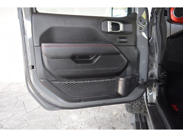 ジープ・ラングラーアンリミテッド ルビコン スチールバンパーグリルガード 電動サイドステップ リアUSバンパー レザーシート シートヒーター リアリクライニングKIT ジェプセン17インチAW ヘッドライナー ジェプセンマフラー(45枚目)