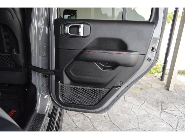 ジープ・ラングラーアンリミテッド ルビコン スチールバンパーグリルガード 電動サイドステップ リアUSバンパー レザーシート シートヒーター リアリクライニングKIT ジェプセン17インチAW ヘッドライナー ジェプセンマフラー(48枚目)