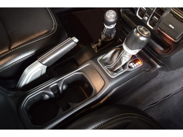 ジープ・ラングラーアンリミテッド サハラ 2.0Lターボモデル ワンオーナー レザーシート ジェプセン17インチAW ジオランダーXATタイヤ ジェプセン1インチリフトアップサス ジェプセンリアバンパー ヘッドライナー 地デジ(18枚目)