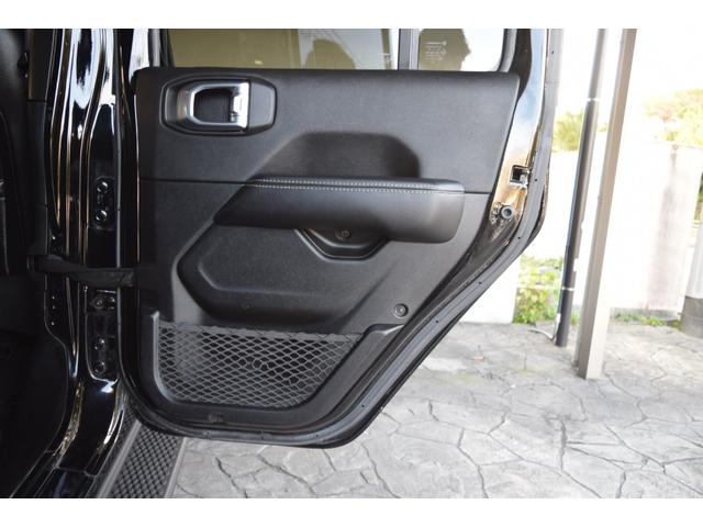 ジープ・ラングラーアンリミテッド サハラ 2.0Lターボモデル ワンオーナー レザーシート ジェプセン17インチAW ジオランダーXATタイヤ ジェプセン1インチリフトアップサス ジェプセンリアバンパー ヘッドライナー 地デジ(41枚目)