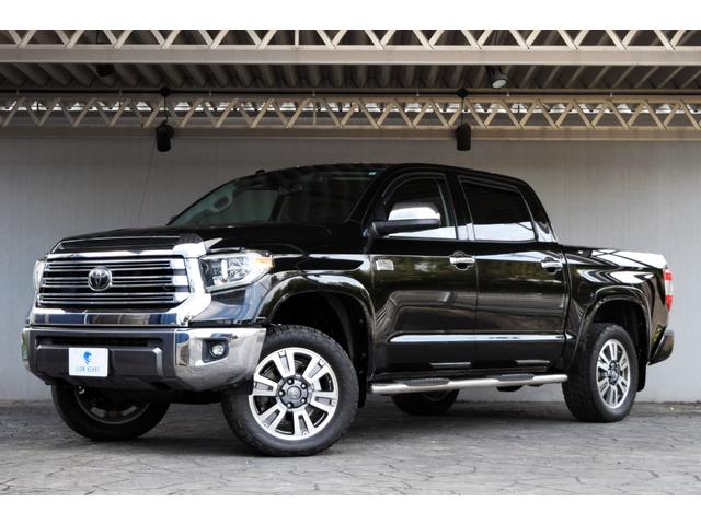 タンドラ クルーマックス 1794エディション 新車並行車 レッドロックレザーインテリア サンルーフ JBLサウンド リフトアップ 三つ折りトノカバー ベッドライナー クロームサイドステップ セーフティセンス(5枚目)