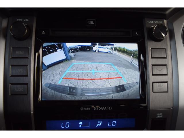 タンドラ クルーマックス 1794エディション 新車並行車 レッドロックレザーインテリア サンルーフ JBLサウンド リフトアップ 三つ折りトノカバー ベッドライナー クロームサイドステップ セーフティセンス(17枚目)