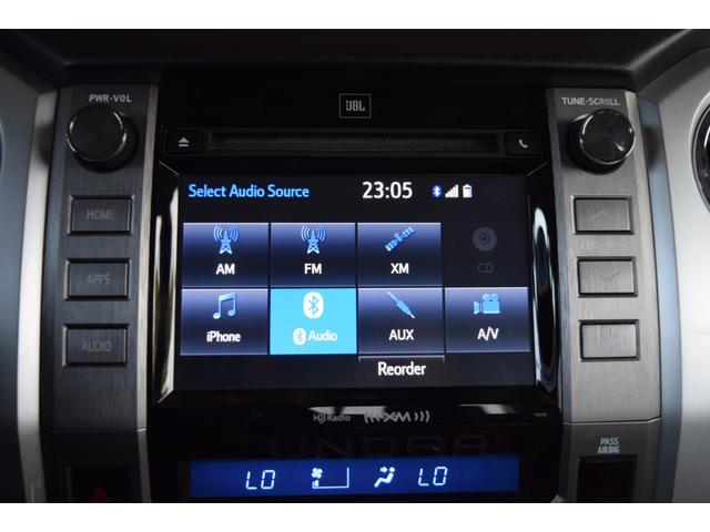 タンドラ クルーマックス 1794エディション 新車並行車 レッドロックレザーインテリア サンルーフ JBLサウンド リフトアップ 三つ折りトノカバー ベッドライナー クロームサイドステップ セーフティセンス(48枚目)