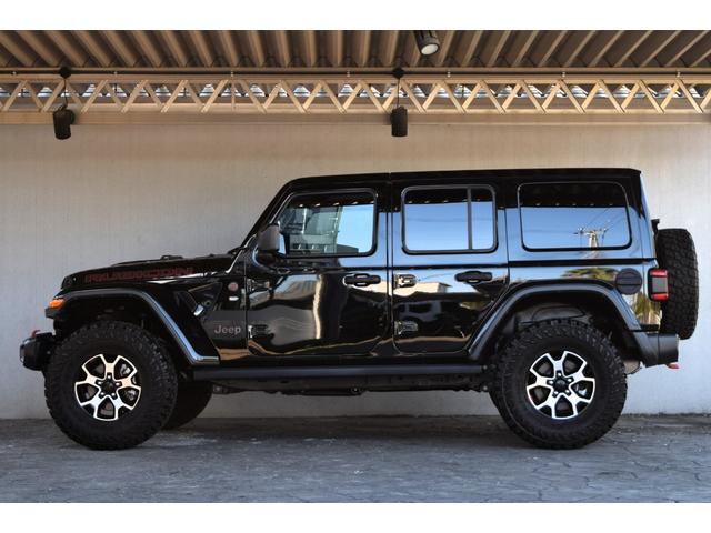 コイルスペーサーにて程よくリフトアップされた１台となります。ハイフェンダーとの相性もとても良いです。ラテラルロッドも装着されております。