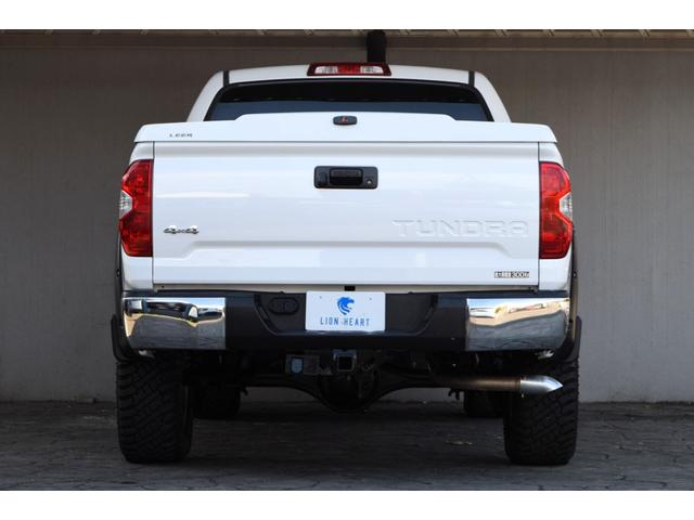 タンドラ クルーマックス SR5 4WD 新車並行車 2インチリフトアップ 20インチAW LEERハードトノカバー ベッドライナー オーバーフェンダー LEDヘッドライト 令和4年72000kmから毎年の記録簿あり(4枚目)