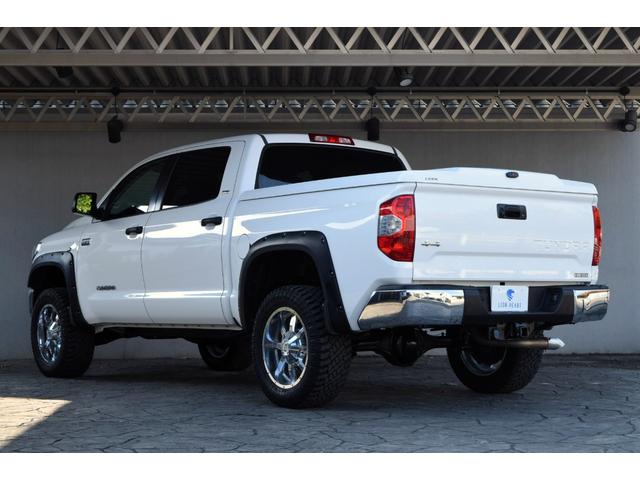 タンドラ クルーマックス SR5 4WD 新車並行車 2インチリフトアップ 20インチAW LEERハードトノカバー ベッドライナー オーバーフェンダー LEDヘッドライト 令和4年72000kmから毎年の記録簿あり(10枚目)