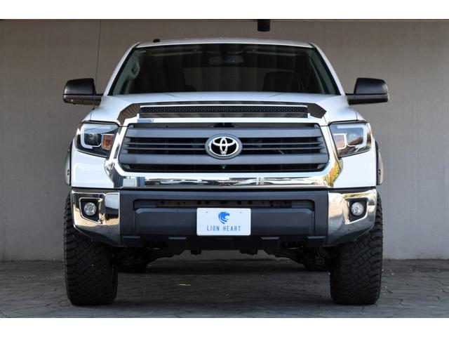 タンドラ クルーマックス SR5 4WD 新車並行車 2インチリフトアップ 20インチAW LEERハードトノカバー ベッドライナー オーバーフェンダー LEDヘッドライト 令和4年72000kmから毎年の記録簿あり(26枚目)