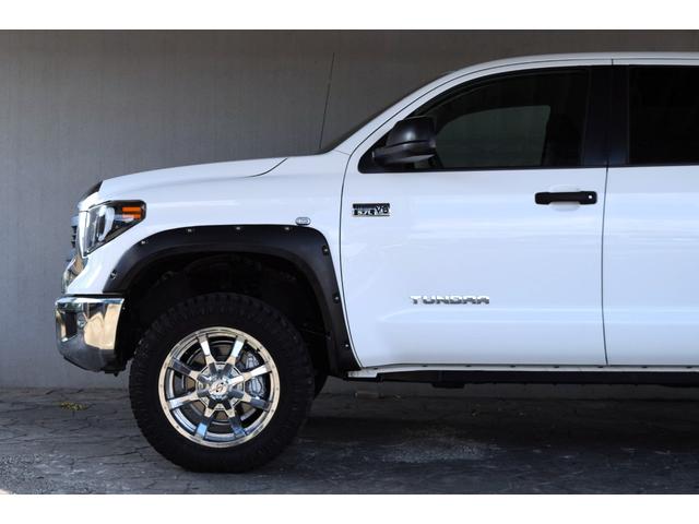 タンドラ クルーマックス SR5 4WD 新車並行車 2インチリフトアップ 20インチAW LEERハードトノカバー ベッドライナー オーバーフェンダー LEDヘッドライト 令和4年72000kmから毎年の記録簿あり(27枚目)