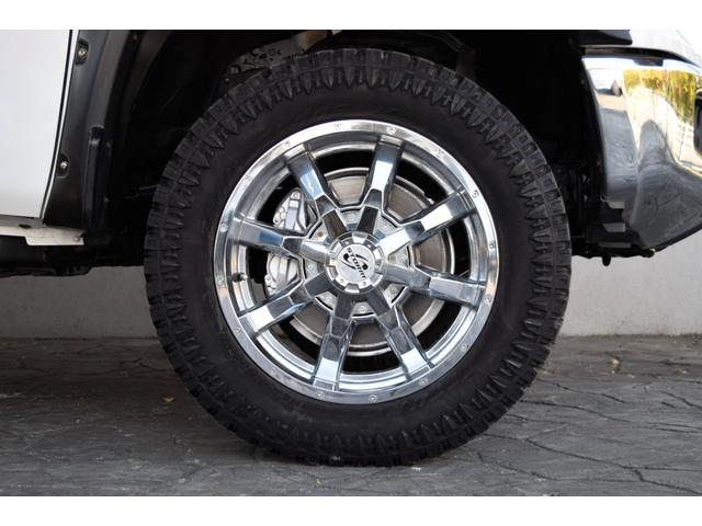 タンドラ クルーマックス SR5 4WD 新車並行車 2インチリフトアップ 20インチAW LEERハードトノカバー ベッドライナー オーバーフェンダー LEDヘッドライト 令和4年72000kmから毎年の記録簿あり(32枚目)
