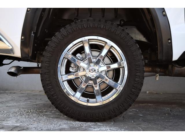 タンドラ クルーマックス SR5 4WD 新車並行車 2インチリフトアップ 20インチAW LEERハードトノカバー ベッドライナー オーバーフェンダー LEDヘッドライト 令和4年72000kmから毎年の記録簿あり(33枚目)