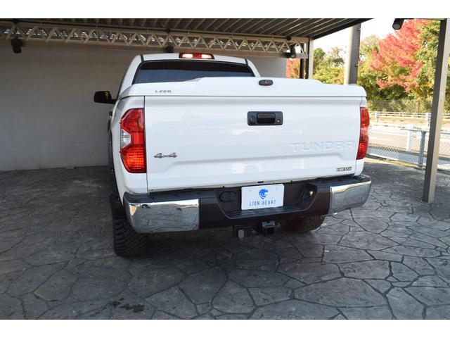 タンドラ クルーマックス SR5 4WD 新車並行車 2インチリフトアップ 20インチAW LEERハードトノカバー ベッドライナー オーバーフェンダー LEDヘッドライト 令和4年72000kmから毎年の記録簿あり(36枚目)