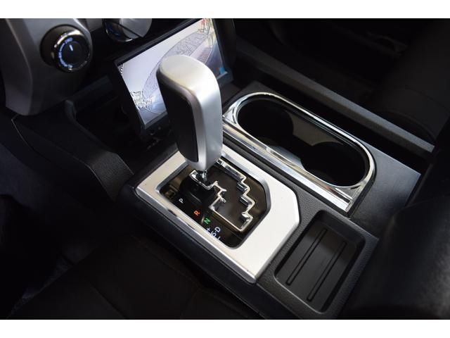 タンドラ クルーマックス SR5 4WD 新車並行車 2インチリフトアップ 20インチAW LEERハードトノカバー ベッドライナー オーバーフェンダー LEDヘッドライト 令和4年72000kmから毎年の記録簿あり(49枚目)