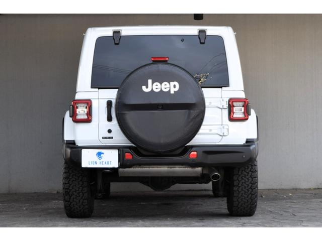 ジープ・ラングラーアンリミテッド サハラ ローンチエディション ベージュレザーシート ヘッドライナー 8.4インチタッチパネルモニター TV カープレイ リアカメラ スチールバンパー グリルガード USリアバンパー 17インチAW ATタイヤ(4枚目)