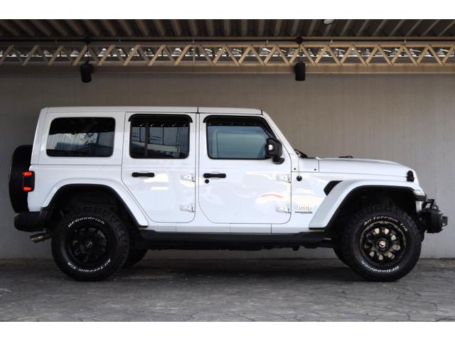 ジープ・ラングラーアンリミテッド サハラ ローンチエディション ベージュレザーシート ヘッドライナー 8.4インチタッチパネルモニター TV カープレイ リアカメラ スチールバンパー グリルガード USリアバンパー 17インチAW ATタイヤ(7枚目)