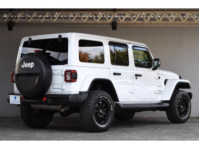 ジープ・ラングラーアンリミテッド サハラ ローンチエディション ベージュレザーシート ヘッドライナー 8.4インチタッチパネルモニター TV カープレイ リアカメラ スチールバンパー グリルガード USリアバンパー 17インチAW ATタイヤ(9枚目)