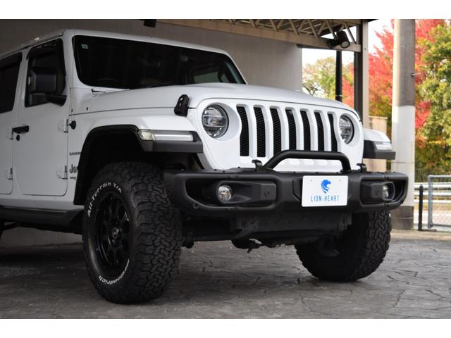 ジープ・ラングラーアンリミテッド サハラ ローンチエディション ベージュレザーシート ヘッドライナー 8.4インチタッチパネルモニター TV カープレイ リアカメラ スチールバンパー グリルガード USリアバンパー 17インチAW ATタイヤ(11枚目)