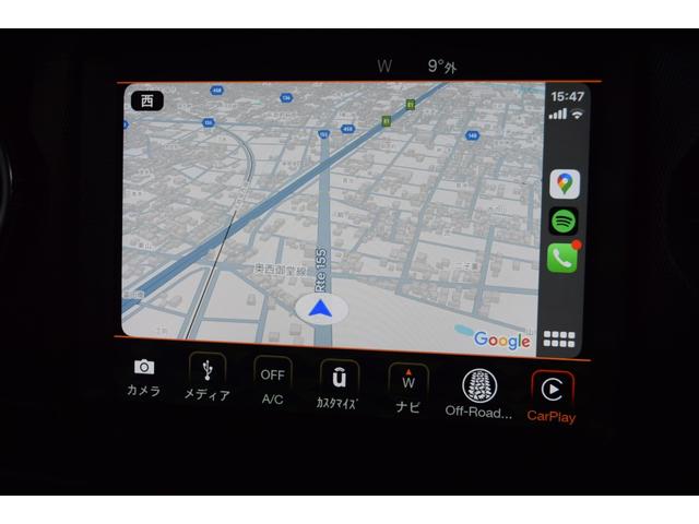 ジープ・ラングラーアンリミテッド サハラ ローンチエディション ベージュレザーシート ヘッドライナー 8.4インチタッチパネルモニター TV カープレイ リアカメラ スチールバンパー グリルガード USリアバンパー 17インチAW ATタイヤ(16枚目)