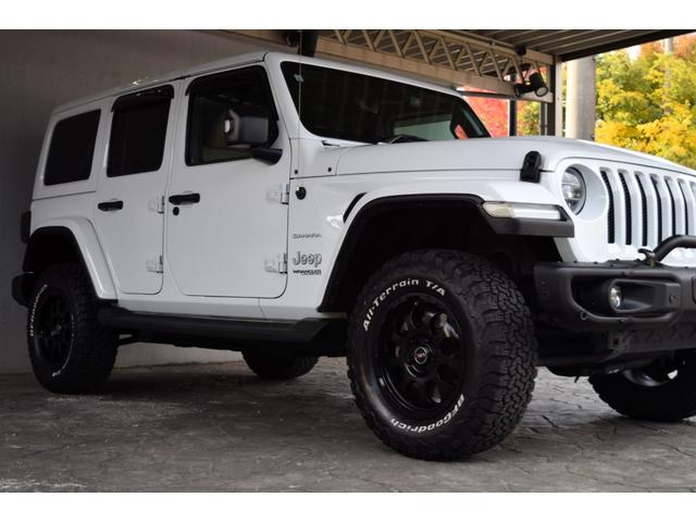 ジープ・ラングラーアンリミテッド サハラ ローンチエディション ベージュレザーシート ヘッドライナー 8.4インチタッチパネルモニター TV カープレイ リアカメラ スチールバンパー グリルガード USリアバンパー 17インチAW ATタイヤ(25枚目)