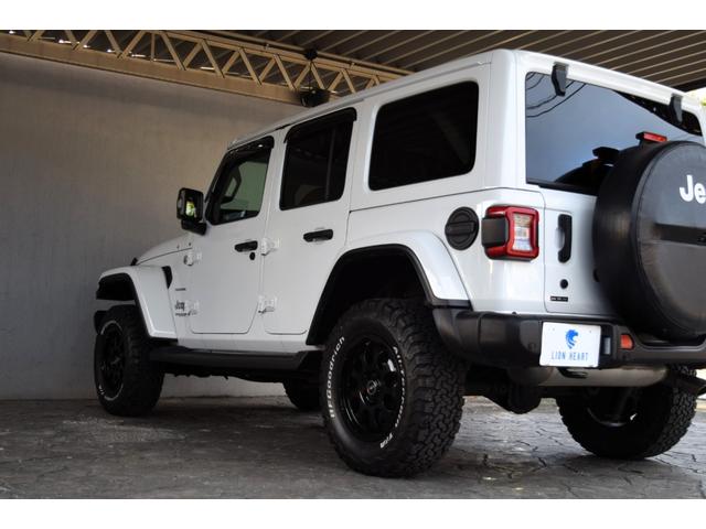 ジープ・ラングラーアンリミテッド サハラ ローンチエディション ベージュレザーシート ヘッドライナー 8.4インチタッチパネルモニター TV カープレイ リアカメラ スチールバンパー グリルガード USリアバンパー 17インチAW ATタイヤ(27枚目)