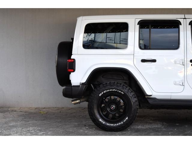 ジープ・ラングラーアンリミテッド サハラ ローンチエディション ベージュレザーシート ヘッドライナー 8.4インチタッチパネルモニター TV カープレイ リアカメラ スチールバンパー グリルガード USリアバンパー 17インチAW ATタイヤ(34枚目)