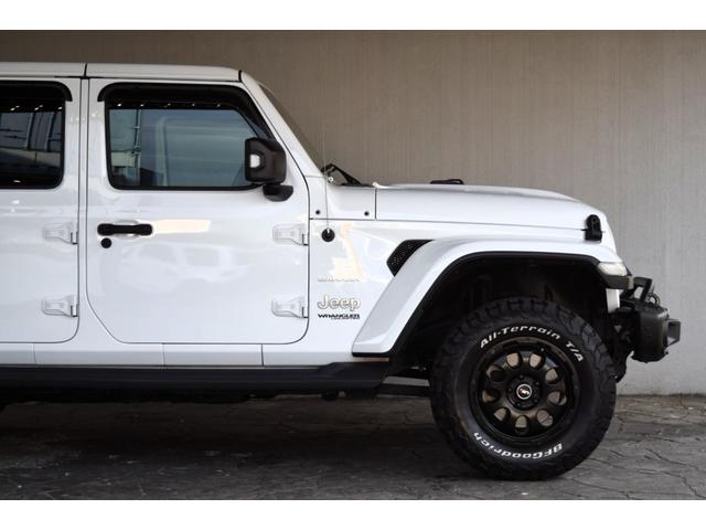 ジープ・ラングラーアンリミテッド サハラ ローンチエディション ベージュレザーシート ヘッドライナー 8.4インチタッチパネルモニター TV カープレイ リアカメラ スチールバンパー グリルガード USリアバンパー 17インチAW ATタイヤ(35枚目)