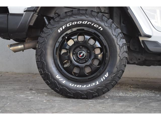 ジープ・ラングラーアンリミテッド サハラ ローンチエディション ベージュレザーシート ヘッドライナー 8.4インチタッチパネルモニター TV カープレイ リアカメラ スチールバンパー グリルガード USリアバンパー 17インチAW ATタイヤ(38枚目)