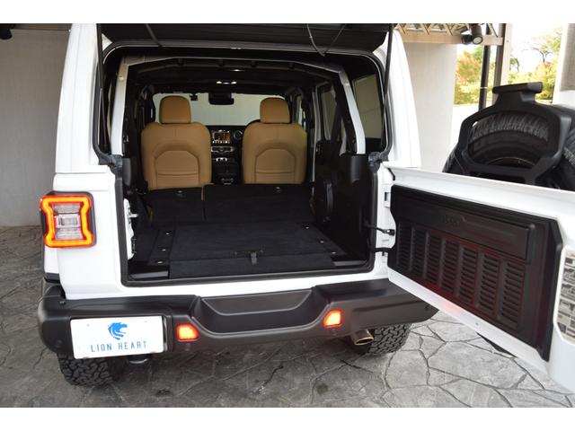 ジープ・ラングラーアンリミテッド サハラ ローンチエディション ベージュレザーシート ヘッドライナー 8.4インチタッチパネルモニター TV カープレイ リアカメラ スチールバンパー グリルガード USリアバンパー 17インチAW ATタイヤ(54枚目)