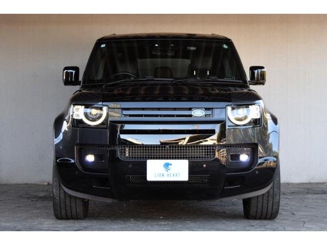 ディフェンダー １１０Ｘ　Ｄ３００　カルパチアングレー　ブラックエクステリアパック　エアサス　コールドクライメイトパック　２２インチＡＷ　カラードキャリパー　同色スペアタイヤカバー　ＨＵＤ　ドラレコ　ＥＴＣ　デジタルミラー（3枚目）