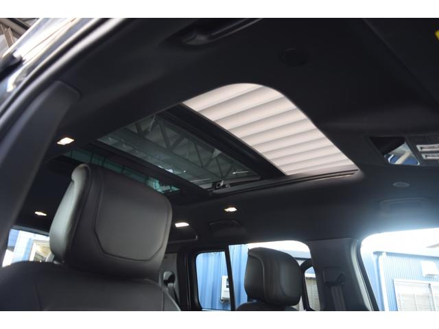 ディフェンダー １１０Ｘ　Ｄ３００　カルパチアングレー　ブラックエクステリアパック　エアサス　コールドクライメイトパック　２２インチＡＷ　カラードキャリパー　同色スペアタイヤカバー　ＨＵＤ　ドラレコ　ＥＴＣ　デジタルミラー（14枚目）