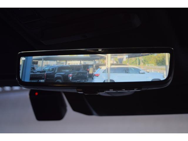 ディフェンダー １１０Ｘ　Ｄ３００　カルパチアングレー　ブラックエクステリアパック　エアサス　コールドクライメイトパック　２２インチＡＷ　カラードキャリパー　同色スペアタイヤカバー　ＨＵＤ　ドラレコ　ＥＴＣ　デジタルミラー（15枚目）