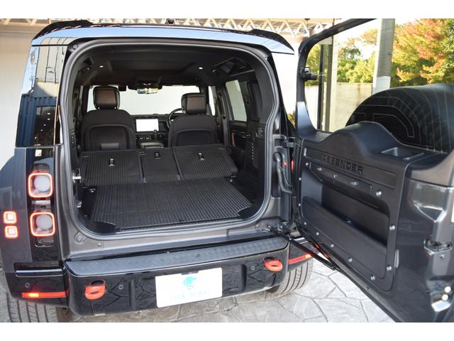 ディフェンダー １１０Ｘ　Ｄ３００　カルパチアングレー　ブラックエクステリアパック　エアサス　コールドクライメイトパック　２２インチＡＷ　カラードキャリパー　同色スペアタイヤカバー　ＨＵＤ　ドラレコ　ＥＴＣ　デジタルミラー（20枚目）