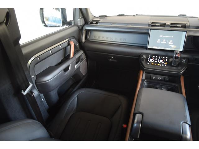 ディフェンダー １１０Ｘ　Ｄ３００　カルパチアングレー　ブラックエクステリアパック　エアサス　コールドクライメイトパック　２２インチＡＷ　カラードキャリパー　同色スペアタイヤカバー　ＨＵＤ　ドラレコ　ＥＴＣ　デジタルミラー（50枚目）