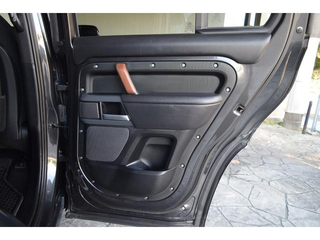 ディフェンダー １１０Ｘ　Ｄ３００　カルパチアングレー　ブラックエクステリアパック　エアサス　コールドクライメイトパック　２２インチＡＷ　カラードキャリパー　同色スペアタイヤカバー　ＨＵＤ　ドラレコ　ＥＴＣ　デジタルミラー（51枚目）