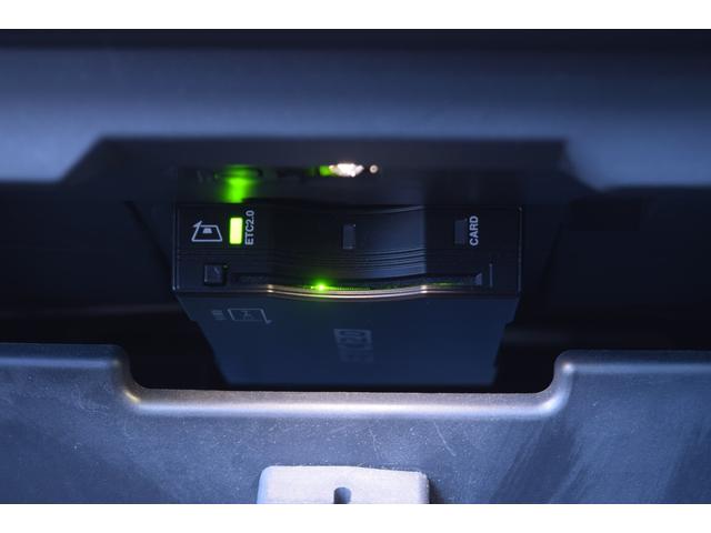 ディフェンダー １１０Ｘ　Ｄ３００　カルパチアングレー　ブラックエクステリアパック　エアサス　コールドクライメイトパック　２２インチＡＷ　カラードキャリパー　同色スペアタイヤカバー　ＨＵＤ　ドラレコ　ＥＴＣ　デジタルミラー（56枚目）